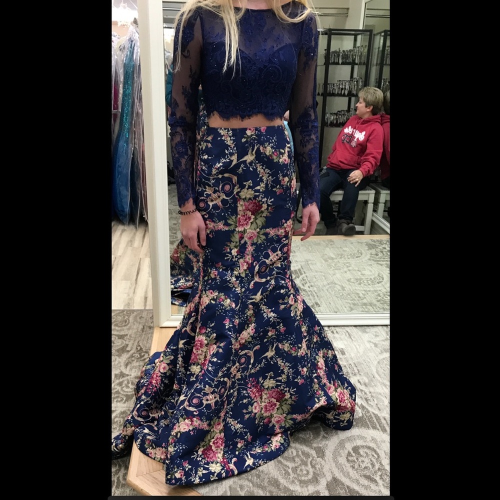 Sherri Hill prom dress